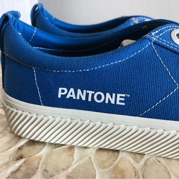 NWT Cariuma x Pantone Blue Sneakers 7 - Picture 4 of 10